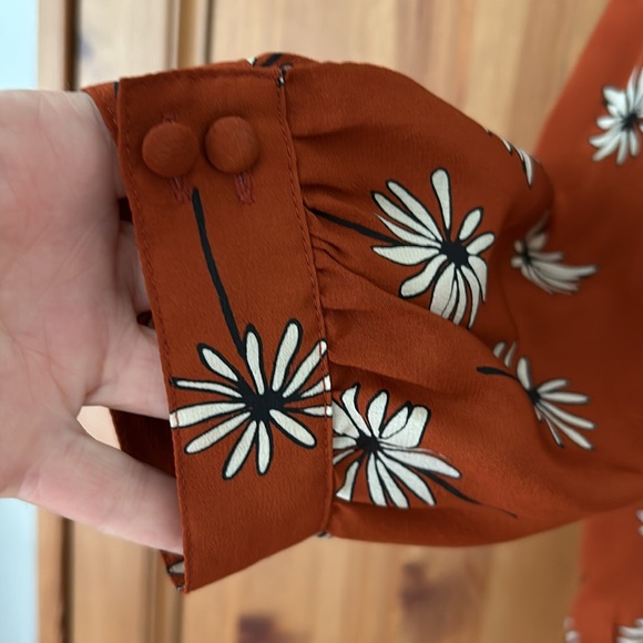 Madewell Silk Wrap Floral Blouse Size M tie waist button and snap. 3/4 sleeve - Picture 6 of 7